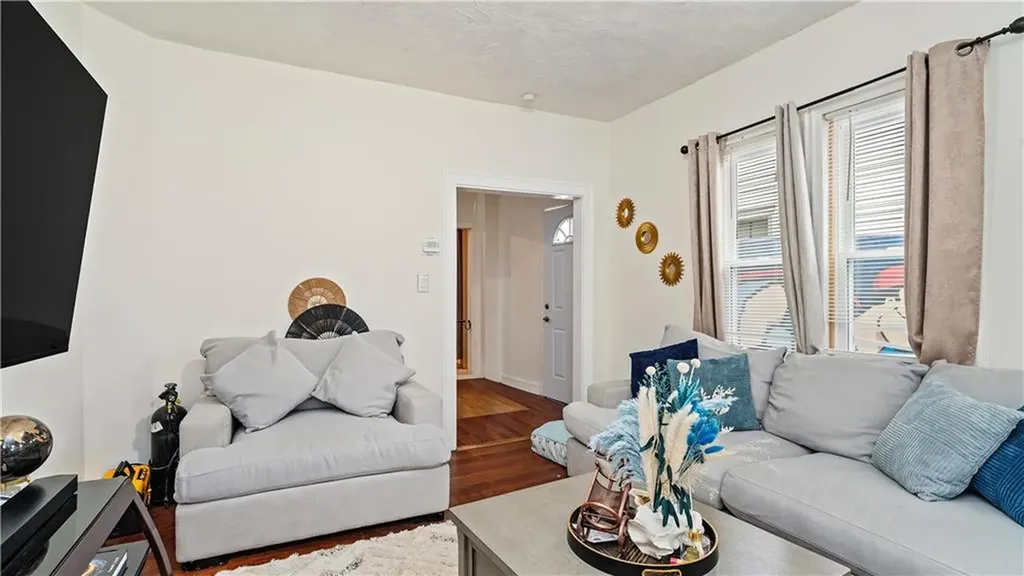 57 Algonquin Street Providence RI 02907