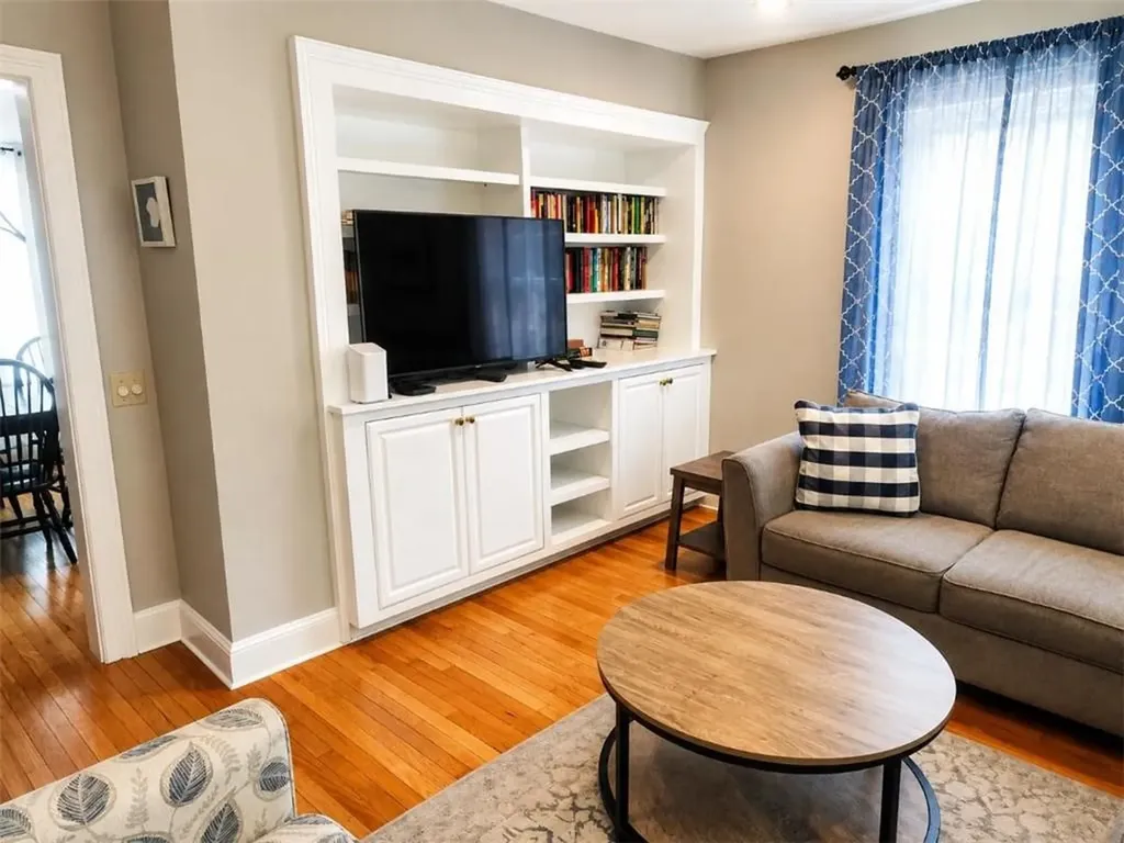 30 Gibson Avenue Narragansett RI 02882