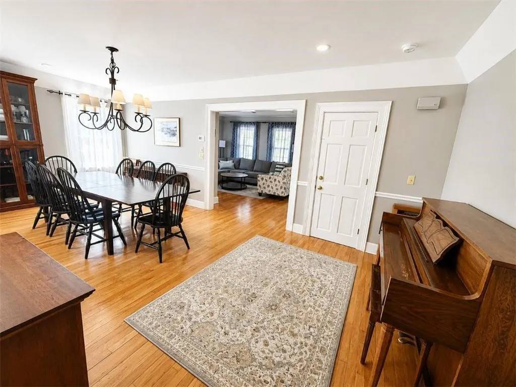30 Gibson Avenue Narragansett RI 02882