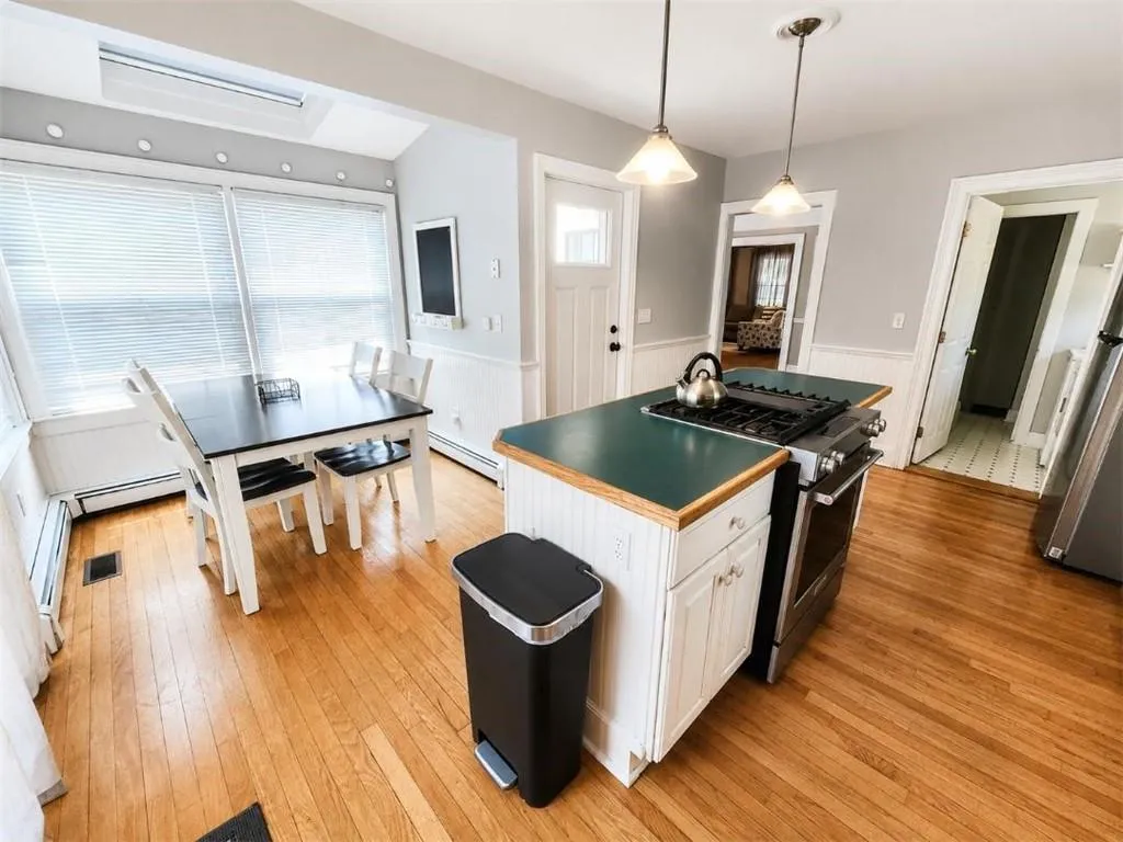 30 Gibson Avenue Narragansett RI 02882