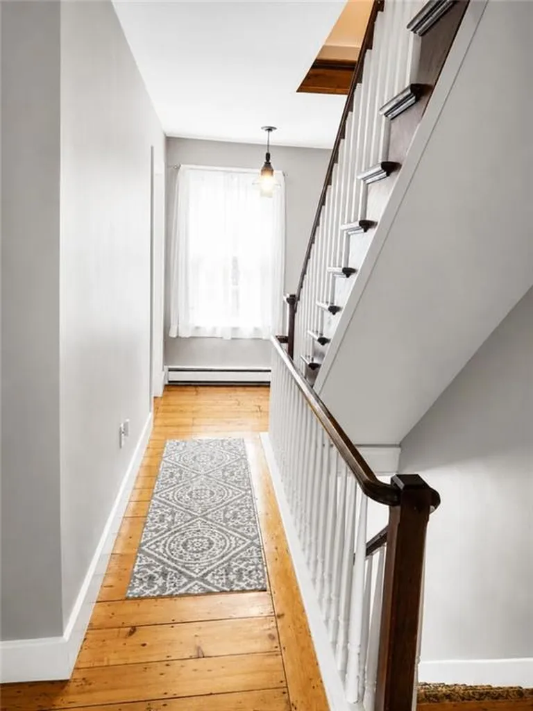 30 Gibson Avenue Narragansett RI 02882