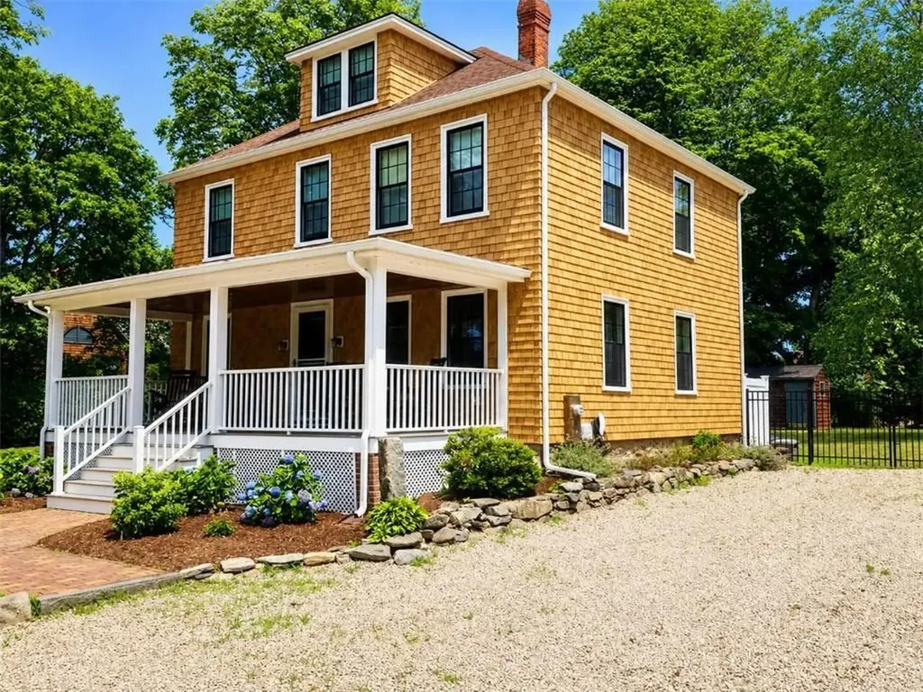 30 Gibson Avenue Narragansett RI 02882