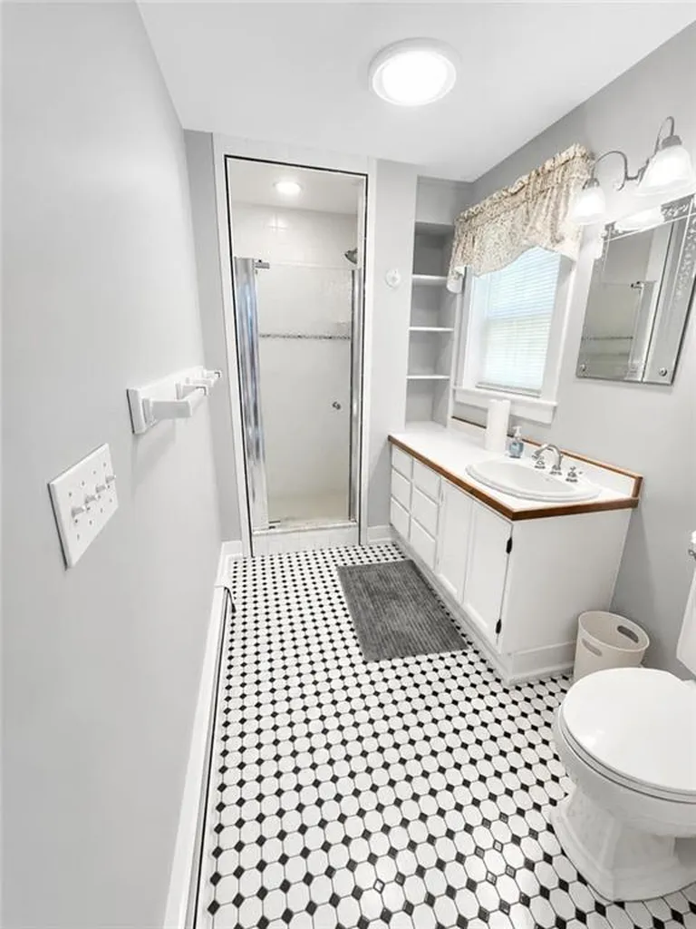 30 Gibson Avenue Narragansett RI 02882