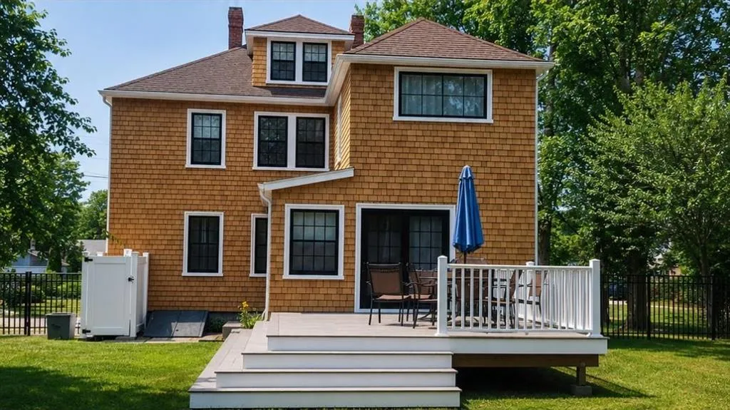 30 Gibson Avenue Narragansett RI 02882