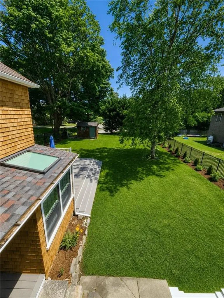 30 Gibson Avenue Narragansett RI 02882