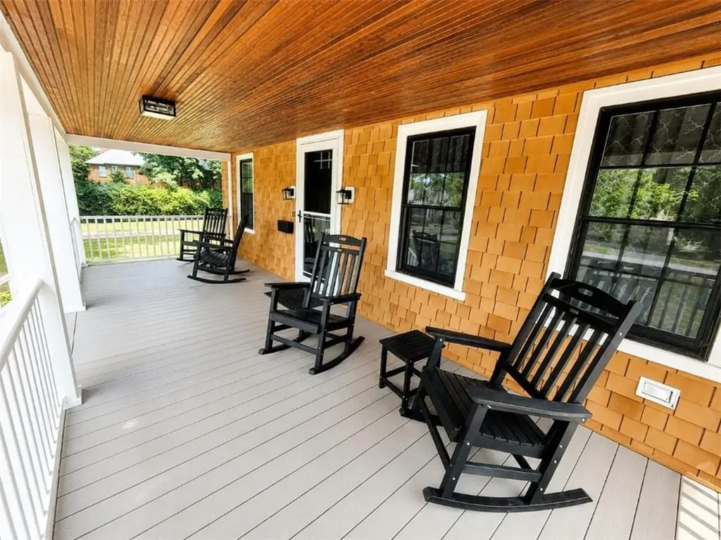 30 Gibson Avenue Narragansett RI 02882