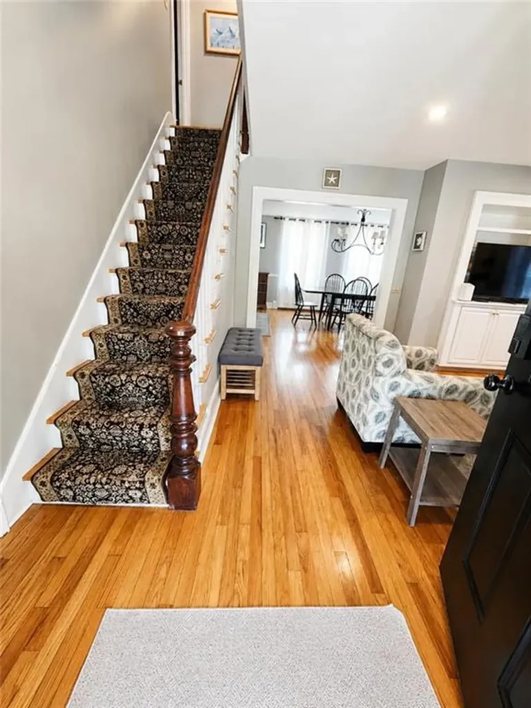 30 Gibson Avenue Narragansett RI 02882