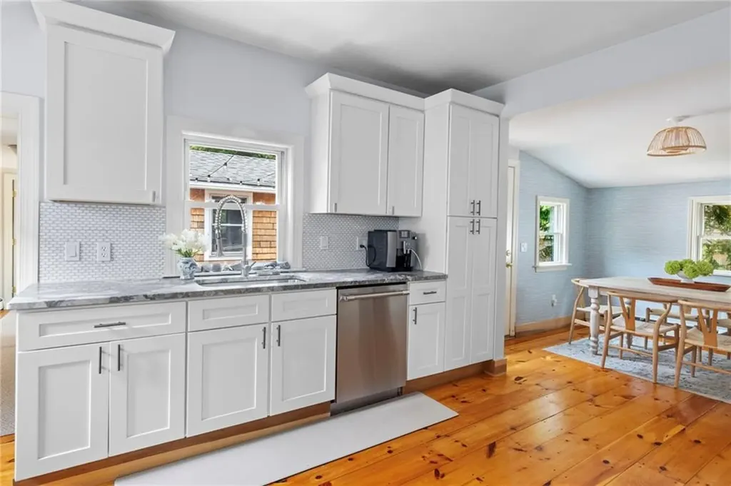 101 Sheldon Street Cranston RI 02905