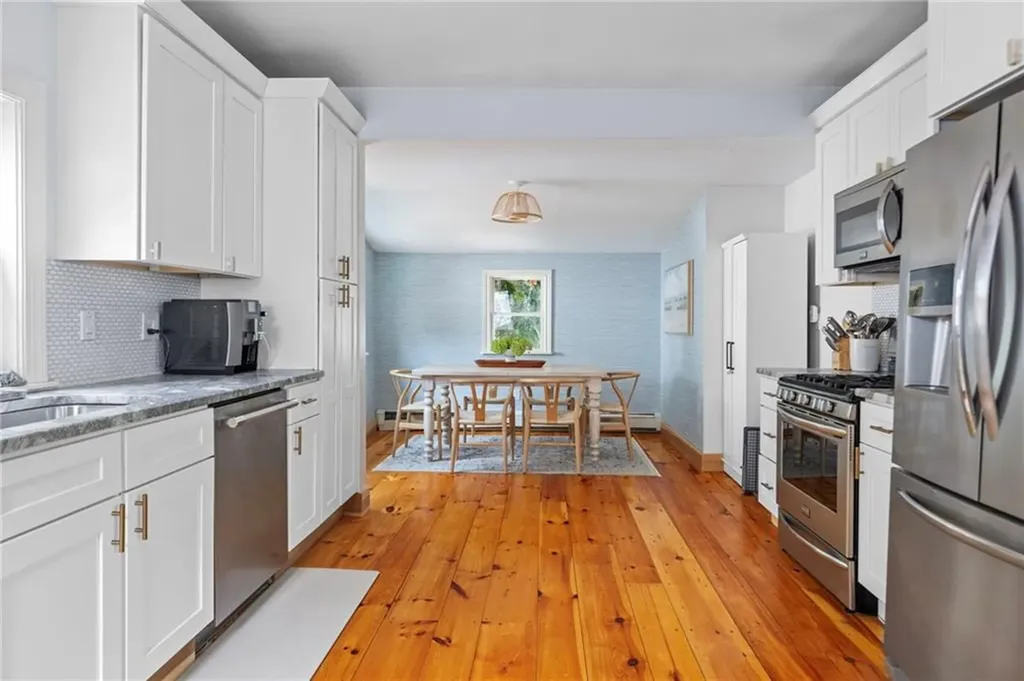 101 Sheldon Street Cranston RI 02905