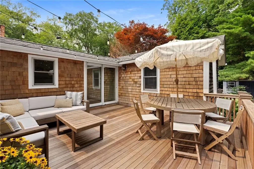 101 Sheldon Street Cranston RI 02905