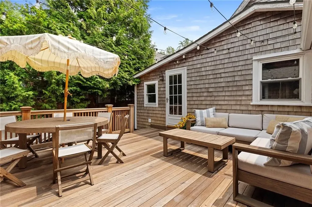 101 Sheldon Street Cranston RI 02905