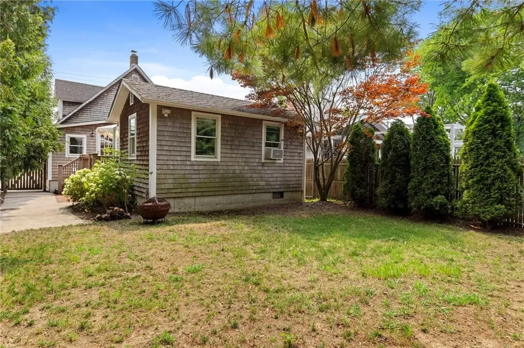 101 Sheldon Street Cranston RI 02905