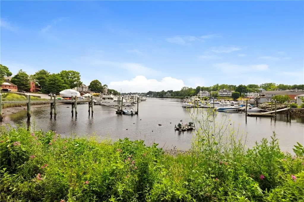 101 Sheldon Street Cranston RI 02905