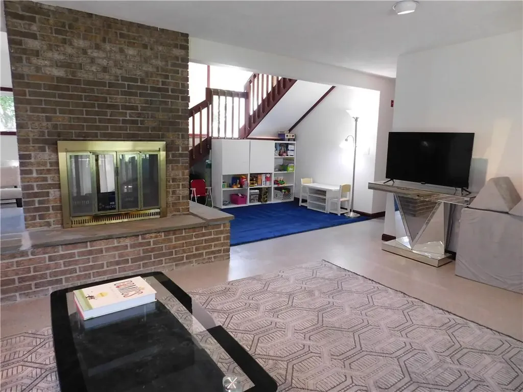 4 Glendale Circle North Kingstown RI 02852