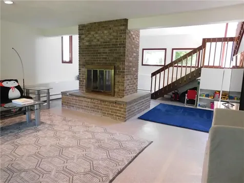 4 Glendale Circle North Kingstown RI 02852