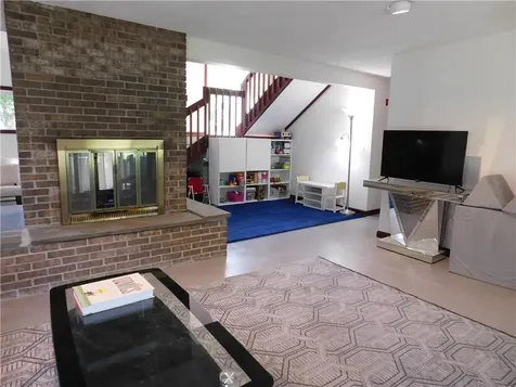 4 Glendale Circle North Kingstown RI 02852