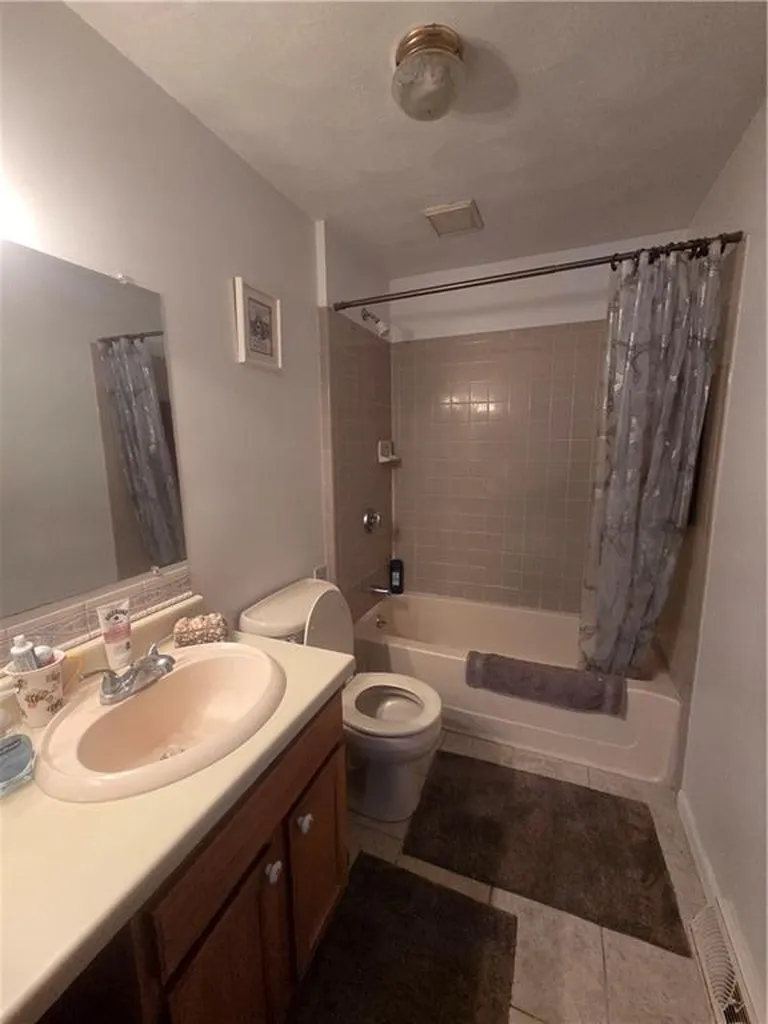 28 Longbow Drive West Warwick RI 02893