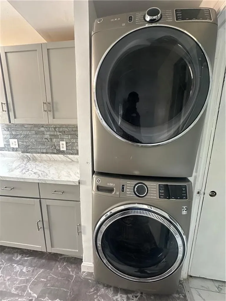 107 Earl Street West Warwick RI 02893