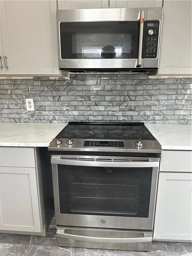 107 Earl Street West Warwick RI 02893