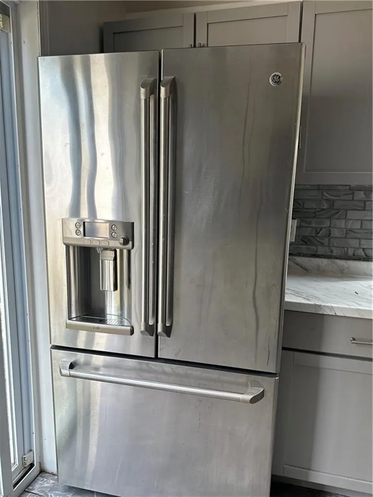 107 Earl Street West Warwick RI 02893