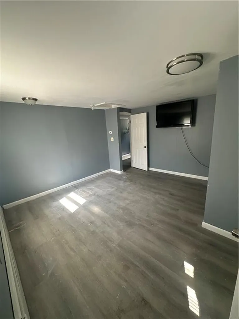 107 Earl Street West Warwick RI 02893