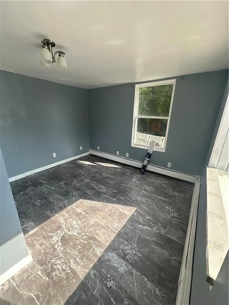107 Earl Street West Warwick RI 02893