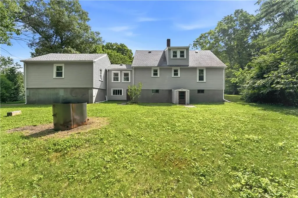 917 Woonsocket Hill Road North Smithfield RI 02896