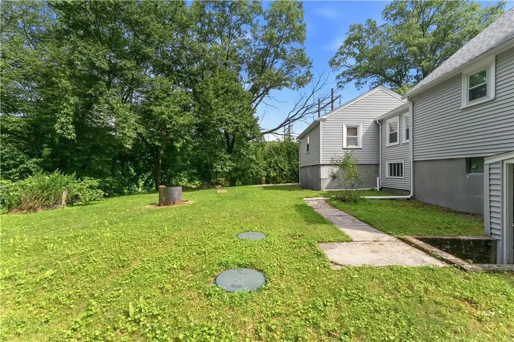 917 Woonsocket Hill Road North Smithfield RI 02896