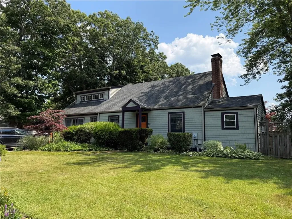 92 Fales Avenue Barrington RI 02806