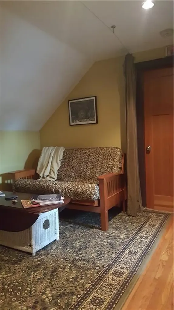 92 Fales Avenue Barrington RI 02806