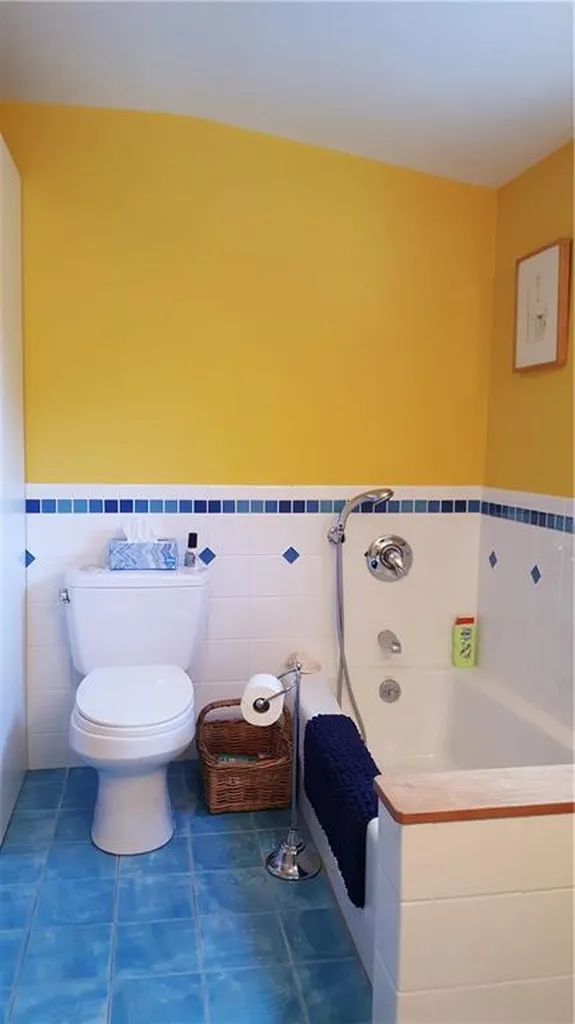 92 Fales Avenue Barrington RI 02806