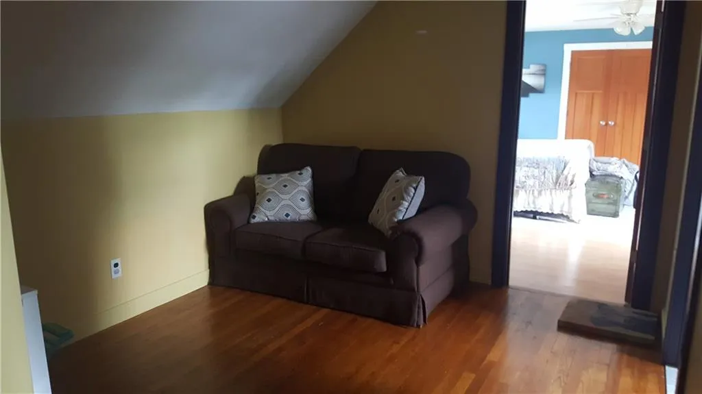 92 Fales Avenue Barrington RI 02806