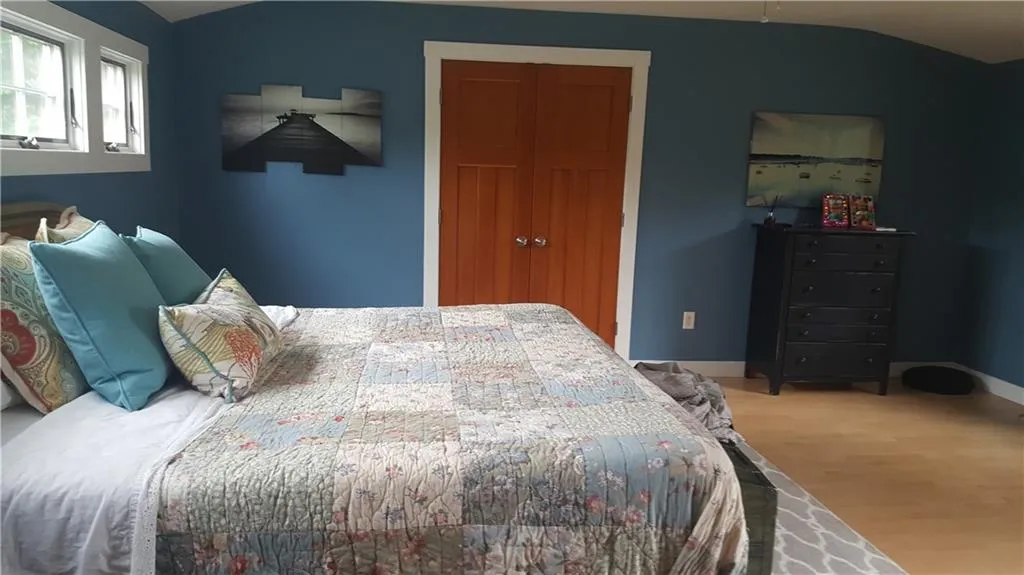 92 Fales Avenue Barrington RI 02806