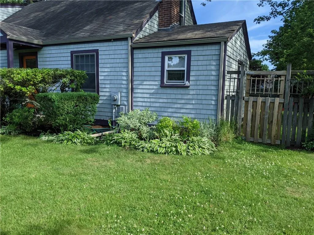 92 Fales Avenue Barrington RI 02806