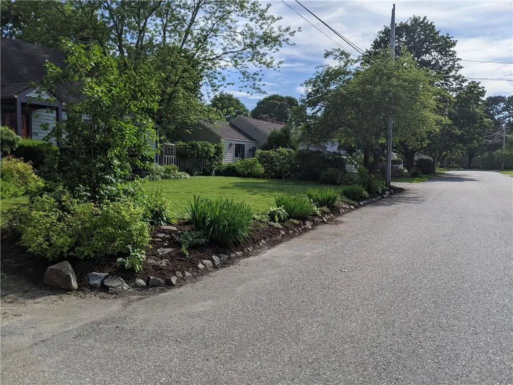 92 Fales Avenue Barrington RI 02806