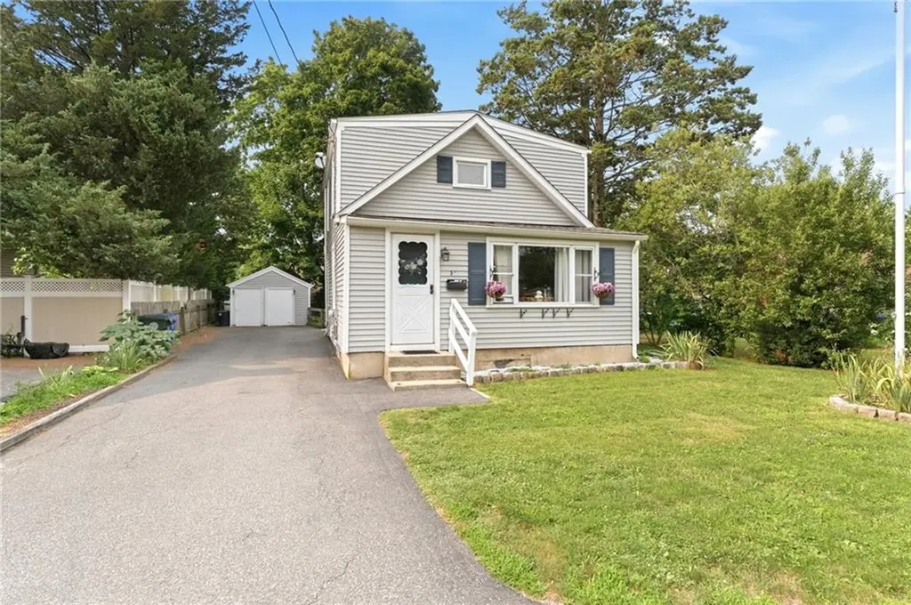 34 Platt Street Bristol RI 02809