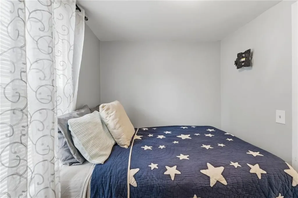 34 Platt Street Bristol RI 02809