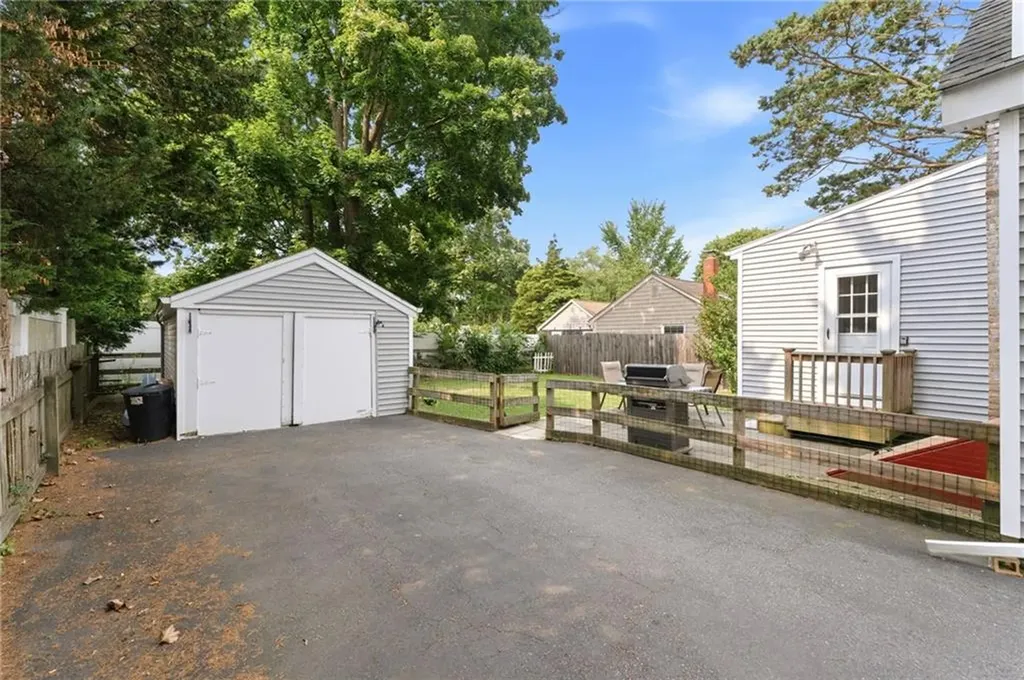 34 Platt Street Bristol RI 02809