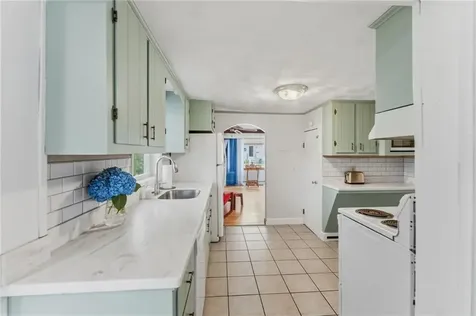 34 Platt Street Bristol RI 02809