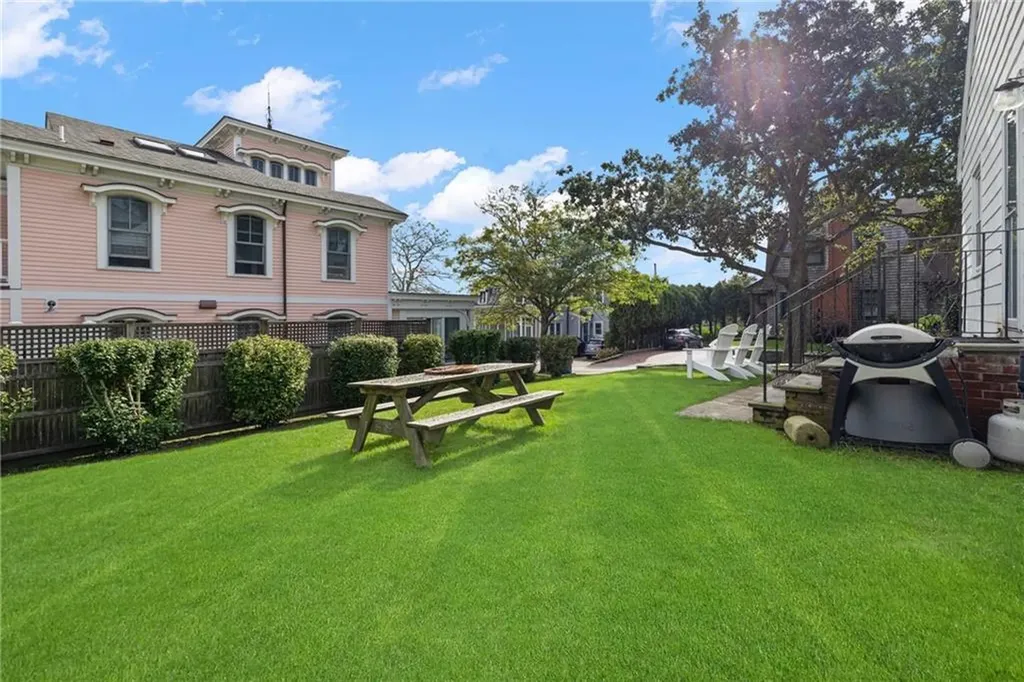 6 Cliff Terrace Newport RI 02840