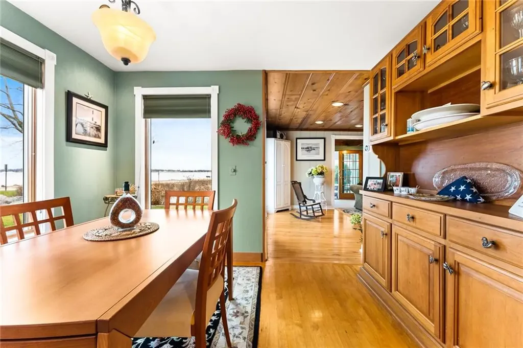 163 Beachwood Drive Warwick RI 02818