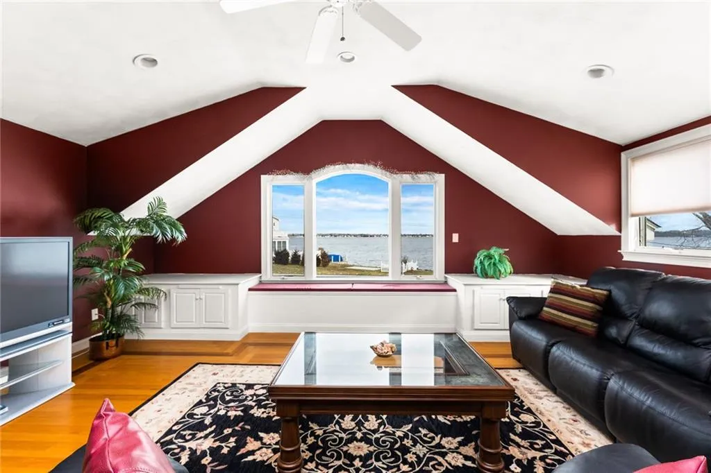 163 Beachwood Drive Warwick RI 02818