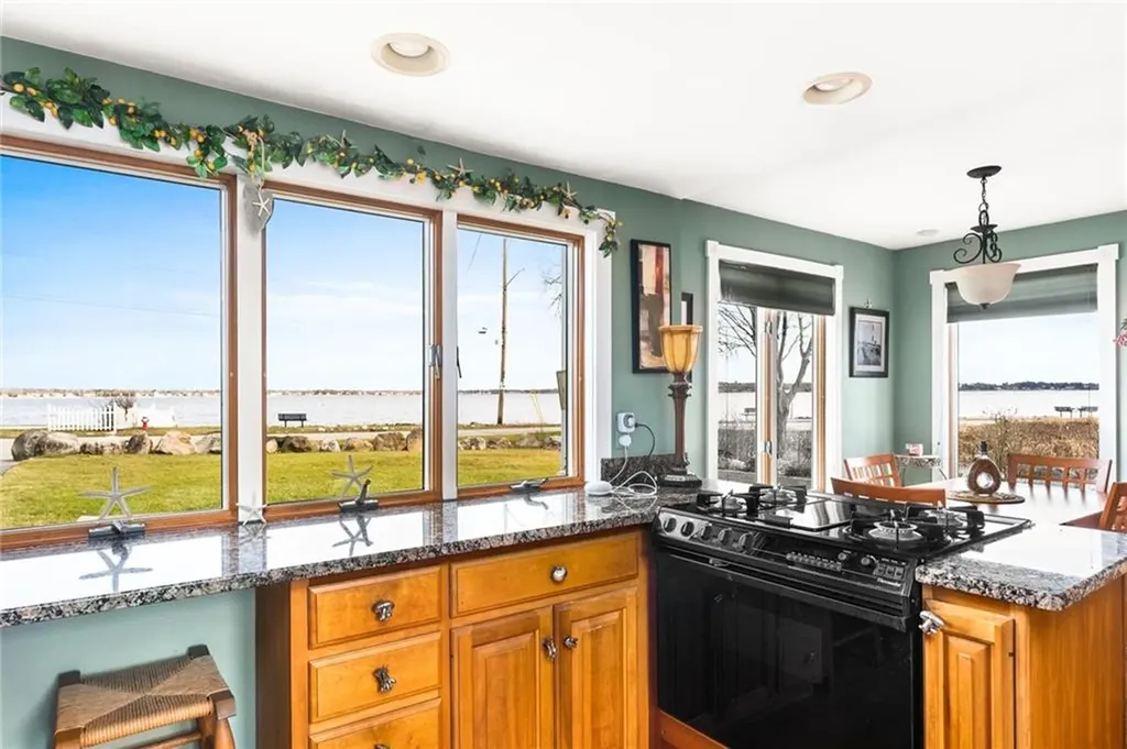 163 Beachwood Drive Warwick RI 02818