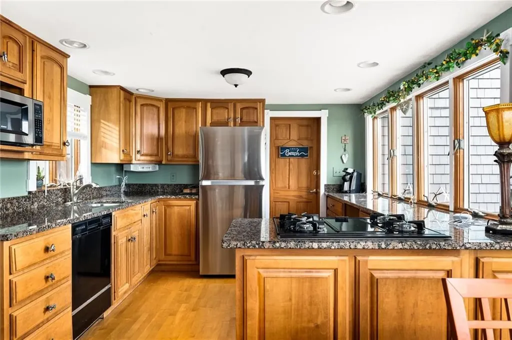 163 Beachwood Drive Warwick RI 02818