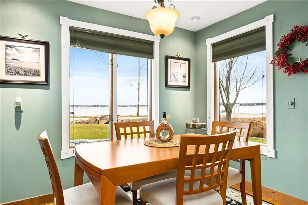 163 Beachwood Drive Warwick RI 02818