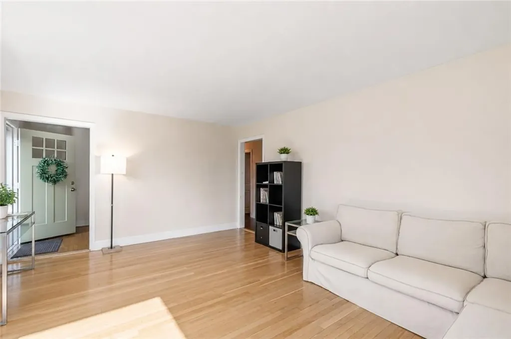 5 Interlocken Road East Providence RI 02914