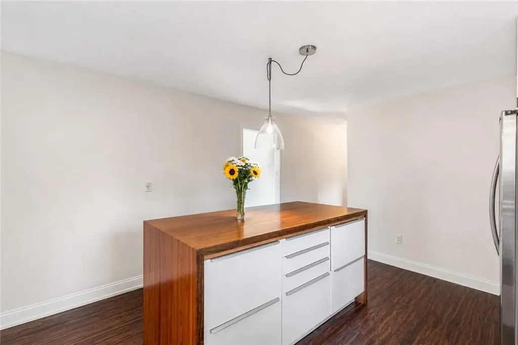 5 Interlocken Road East Providence RI 02914