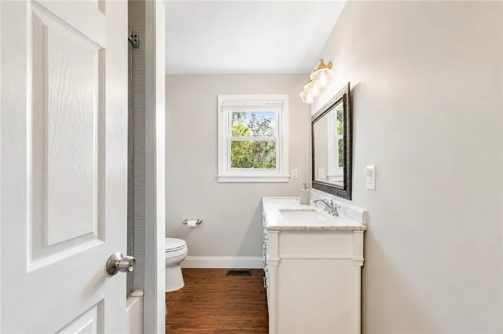 5 Interlocken Road East Providence RI 02914