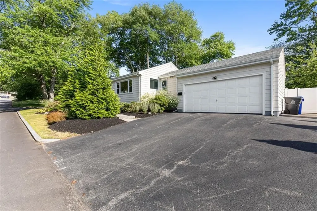5 Interlocken Road East Providence RI 02914