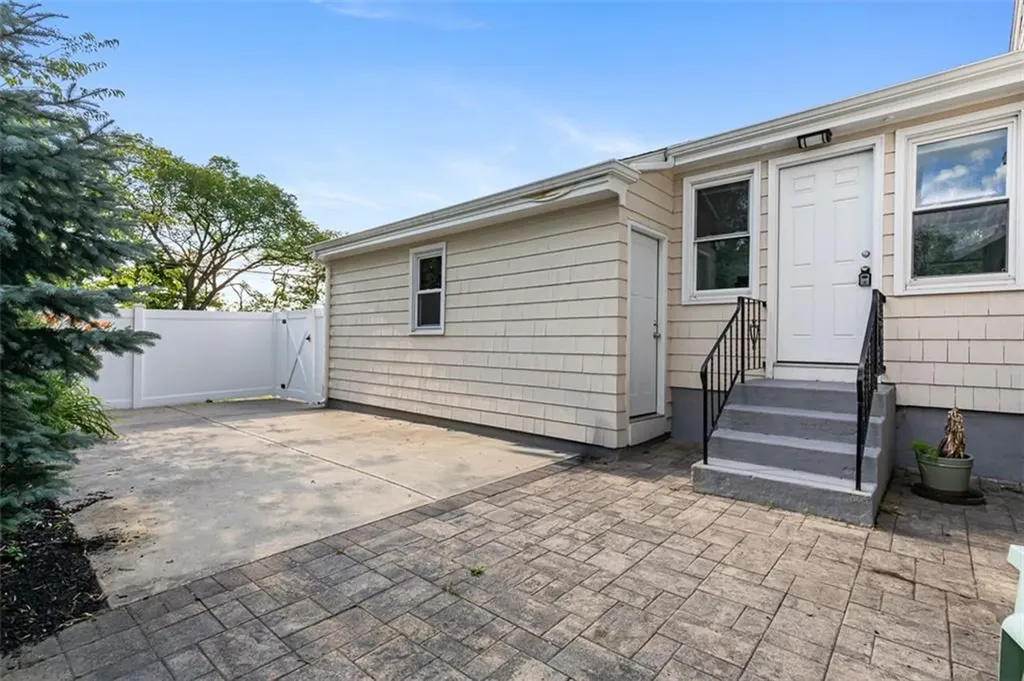 5 Interlocken Road East Providence RI 02914